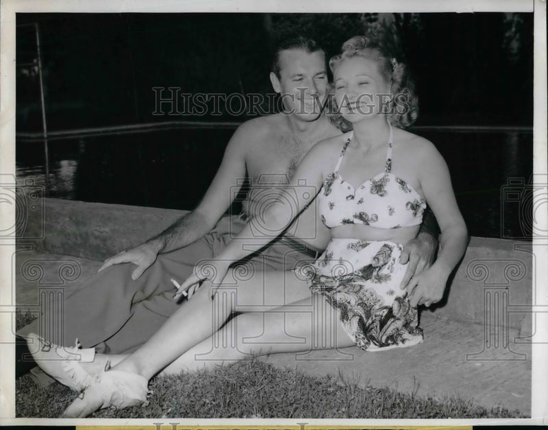 Load image into Gallery viewer, 1945 Press Photo Mickey Devine, Former Wife, Horace Dodge, William J. Cahill

