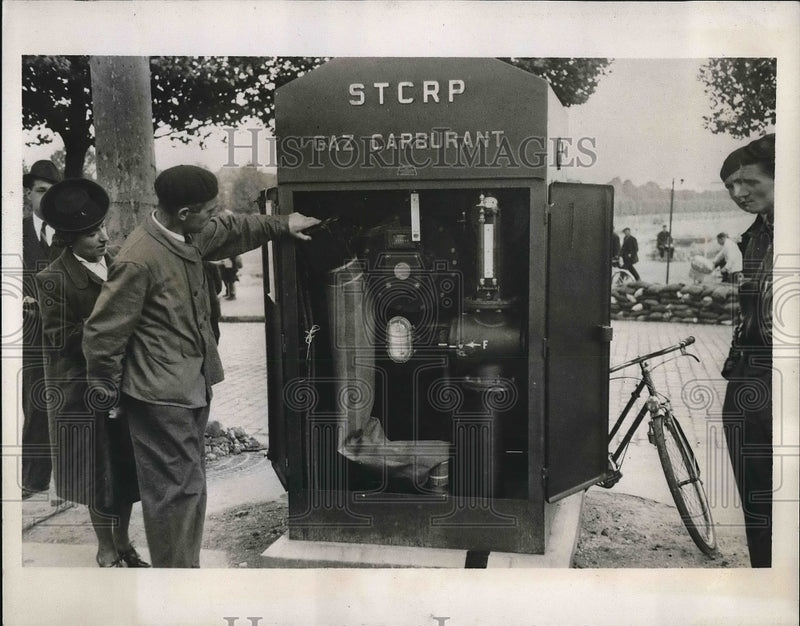 Load image into Gallery viewer, 1940 Press Photo New Type of Gas Stations for Busses in Paris

