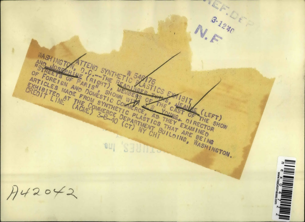 1940 Press Photo Jeanne, Josephine Readinger, Streets of Paris, J.W. Young