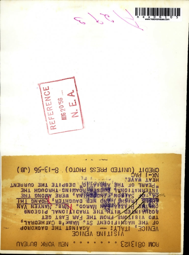 1956 Press Photo Mrs. Nanyen Van Thong & Daughter, Hoang, Enjoy Visit to Venice