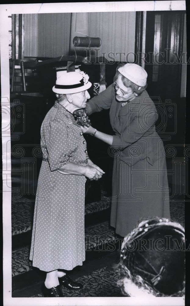 1955 Press Photo Amelia Grim honored for 64 yrs. prefect attendance in Lutheran.