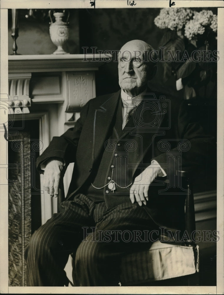 1927 Press Photo Chauney M.Depew famous Senator of N.Y.pictures at his home.