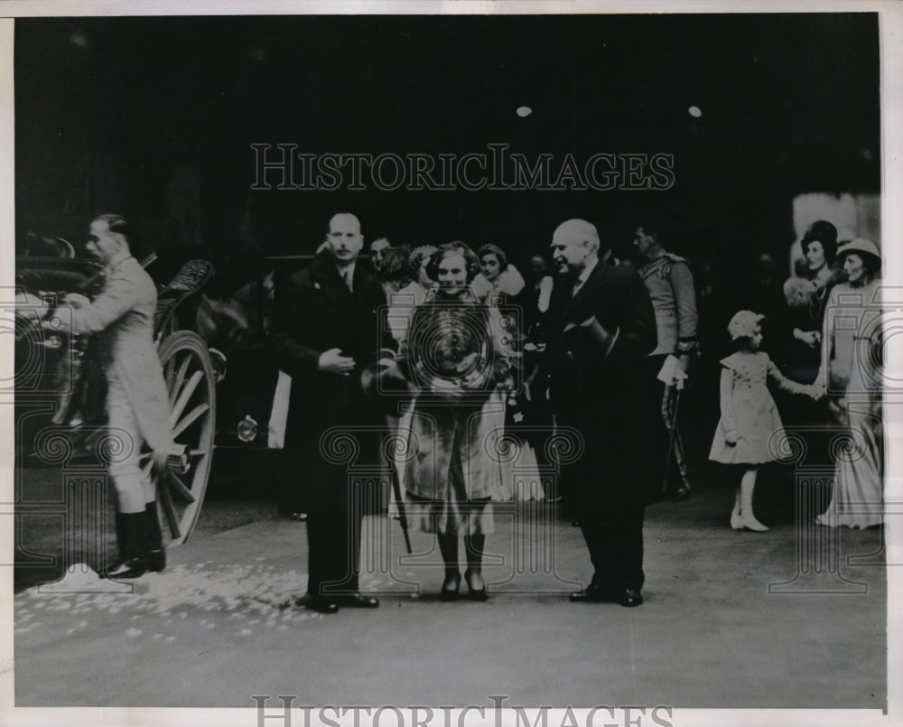 1935 Press Photo Duke and Duchess of Gloucester at St.Pancras Station in England