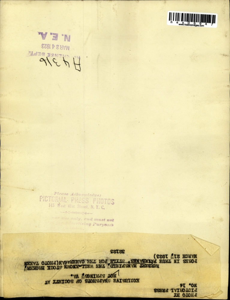 1923 Press Photo Herbert Mansfield Stock Broker posed in true Fairbanks.