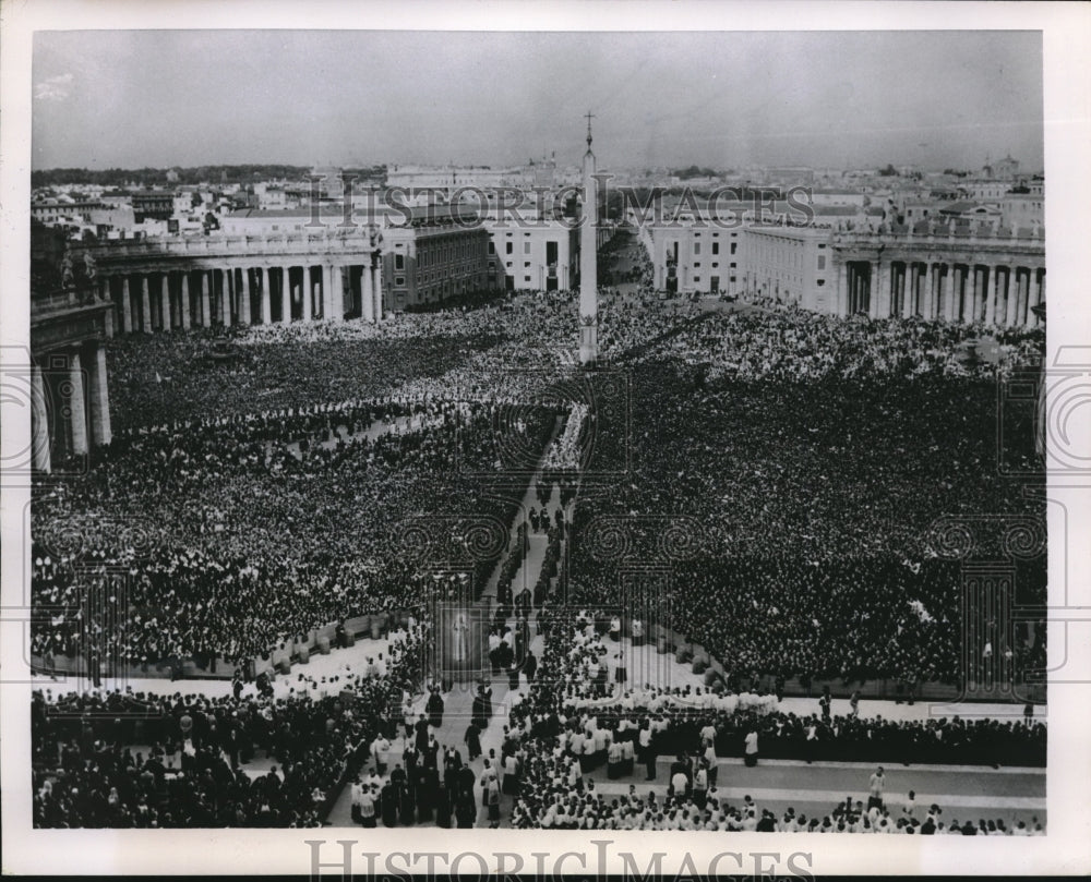 1954 Press Photo Vatican City Italy Pius X Saintship Ceremony - nex07057