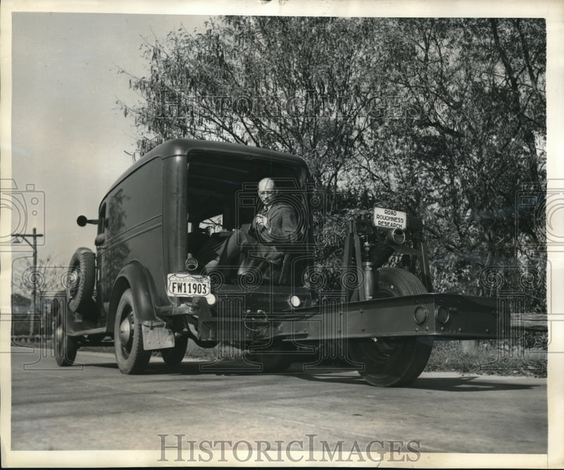 Load image into Gallery viewer, 1947 Press Photo Public Roads Administration Smoothing Process
