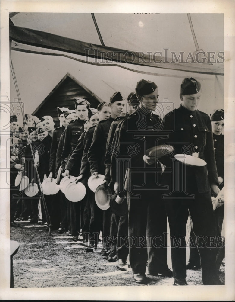 1939 Press Photo Meal Time of No. 46 Kensington Squadron British Air Defense- Historic Images