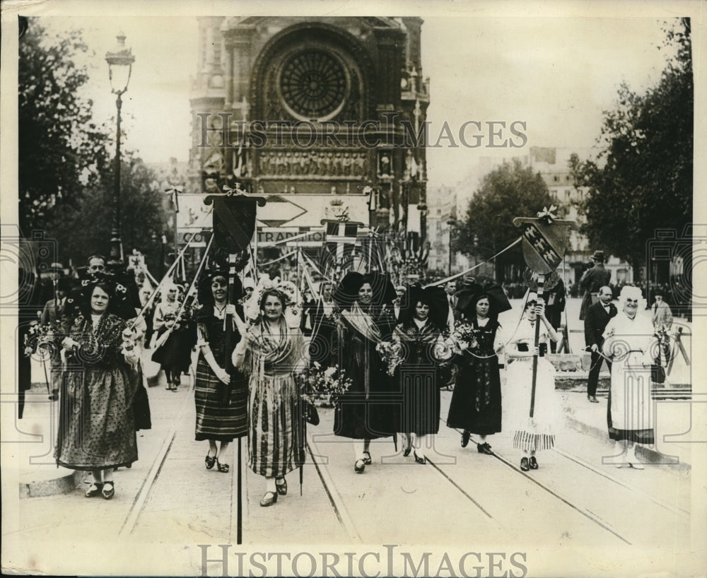 1928 Press Photo French women in peasant costume Jeanne D'Arc parade in Paris