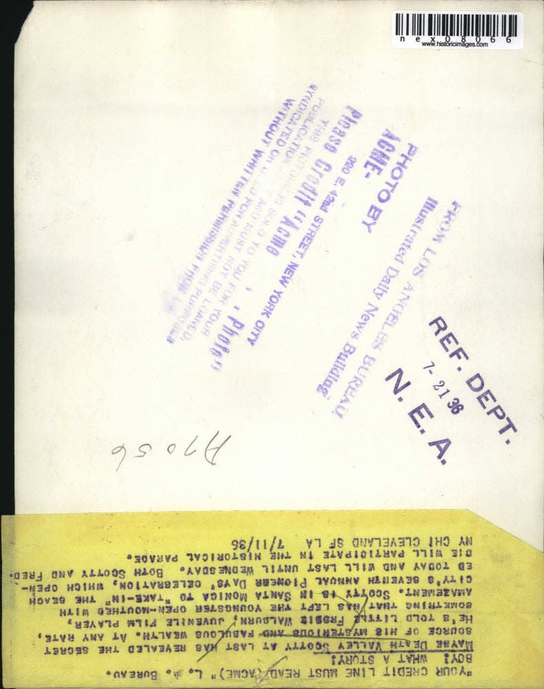 Load image into Gallery viewer, 1936 Press Photo Death Valley Scotty and F Walburn at Pioneer Days Santa Monica
