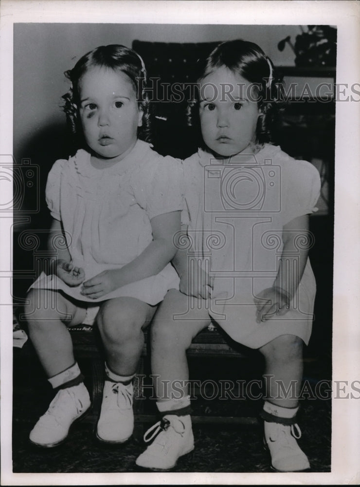 1953 Press Photo Cynthia Mae Atkinson, Lisa Kay Twins