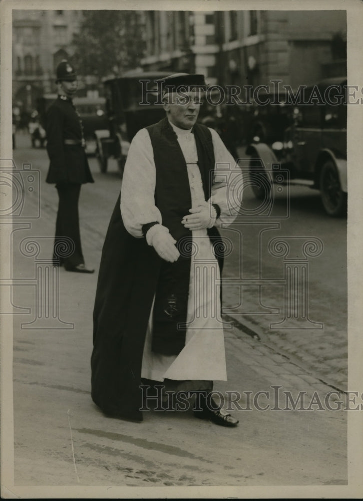 1929 Press Photo The Boshop of Chelmsford leaving the Palace