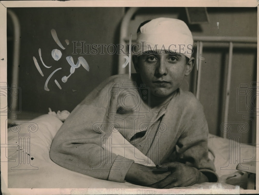1919 Press Photo Milton Strohm 16 yr old messenger for LM Prince - Robbed