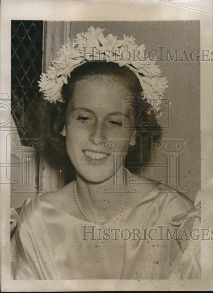 1939 Press Photo Betty Armour Meat Packing Heiress With Flower Crown - nex10258