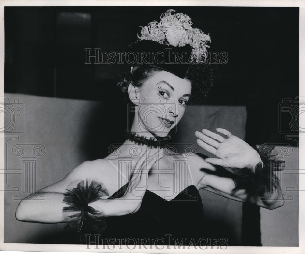 1955 Press Photo Sylvia Karras Cleveland Ballet Teacher - nex11154