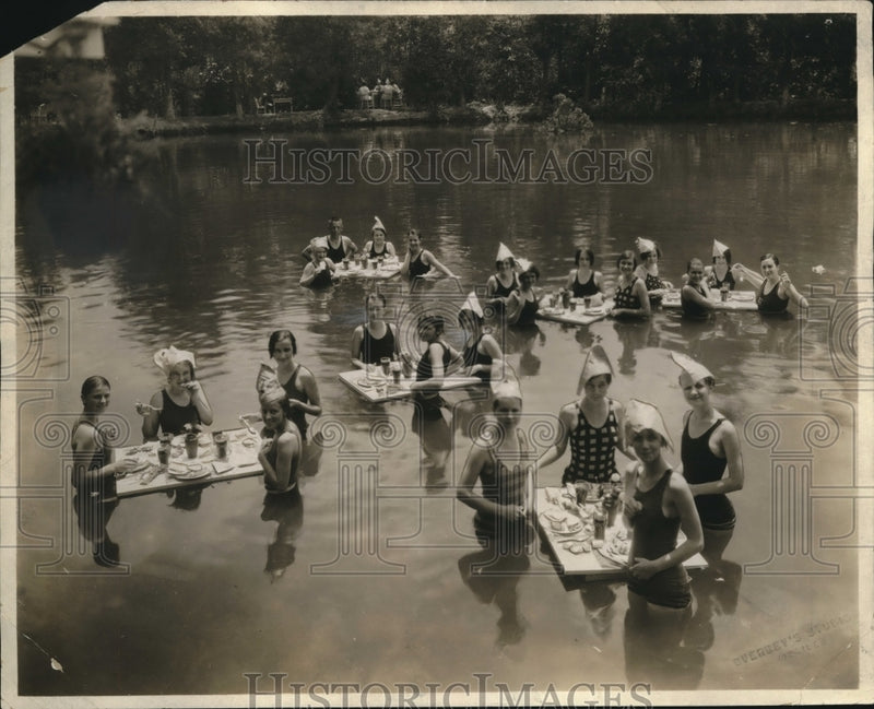 Load image into Gallery viewer, 1926 Press Photo High School Graduates Have Luncheon On Floating Tables In Lake
