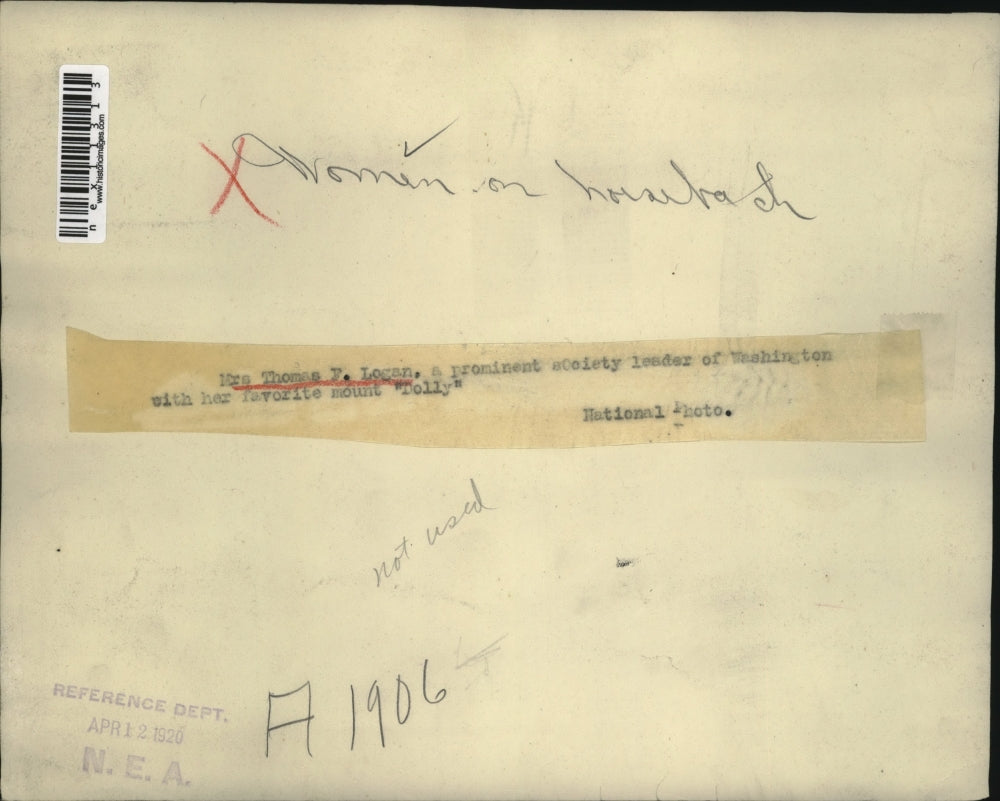 1920 Press Photo Mrs. Thomas F. Logan and horse - nex11313