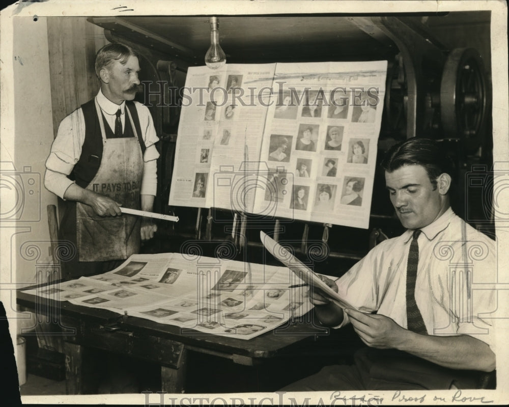 1924 Press Photo Club Newspaper Coming Off The Press