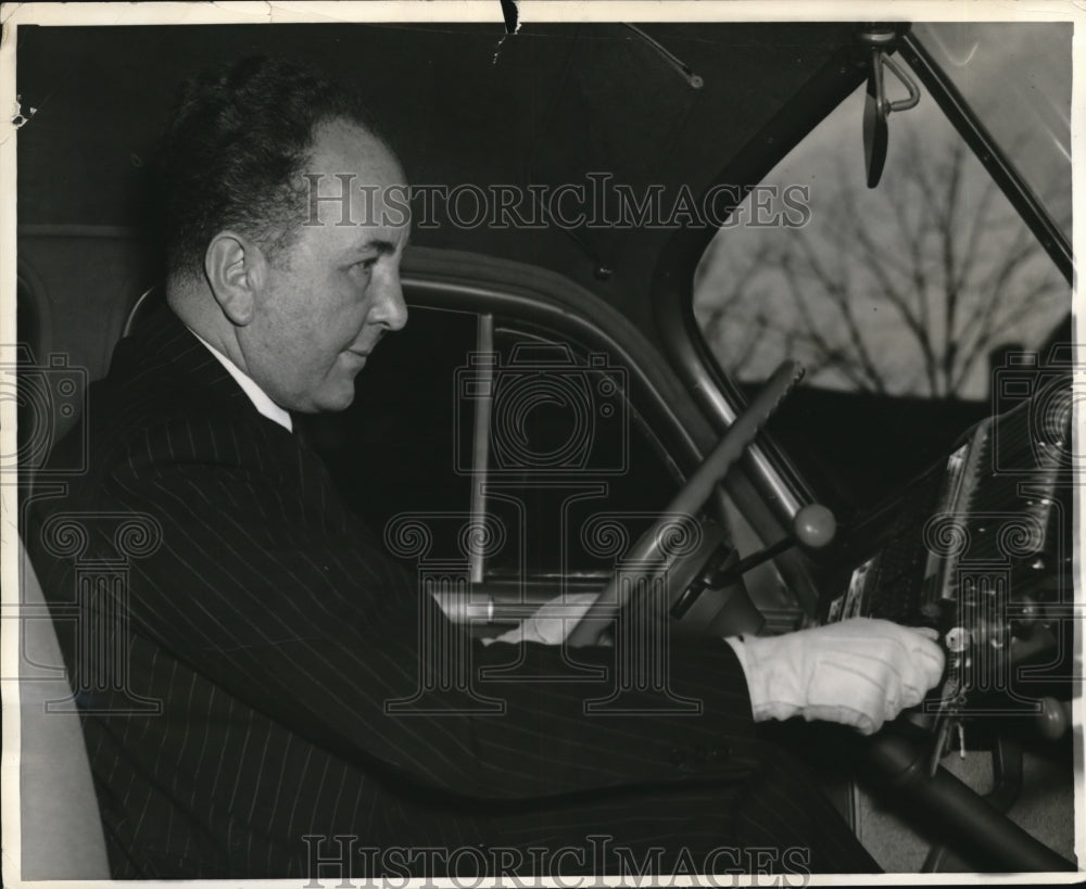 1938 Press Photo Dr Hans Dicckhoff German Ambassador To US Listens To Fuhrer Tal