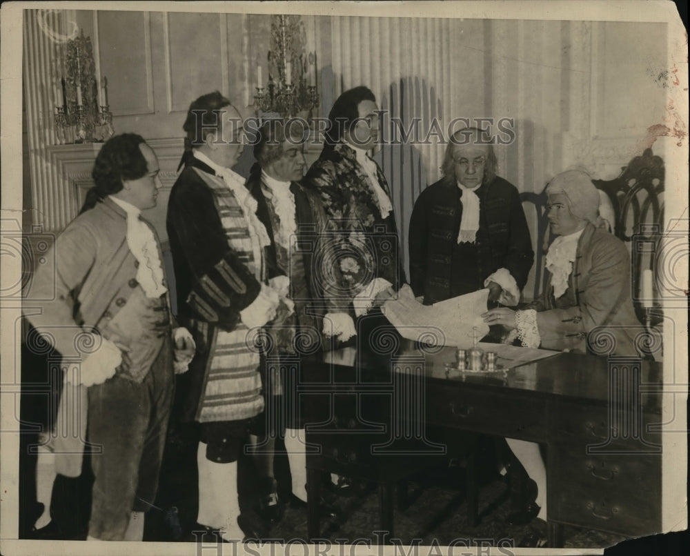 1925 Press Photo Signing Declaration Of Independence again 20th Century Style