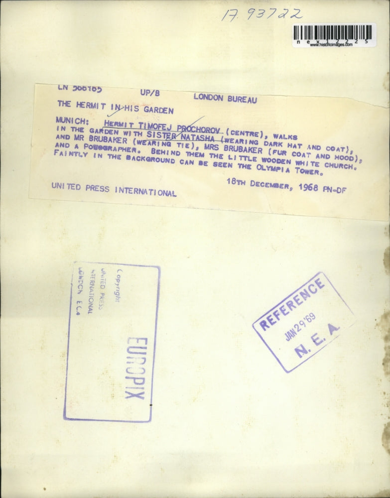 1968 Press Photo Hermit Timofej Prochorov, Sister Natasha, Brubakers in Garden