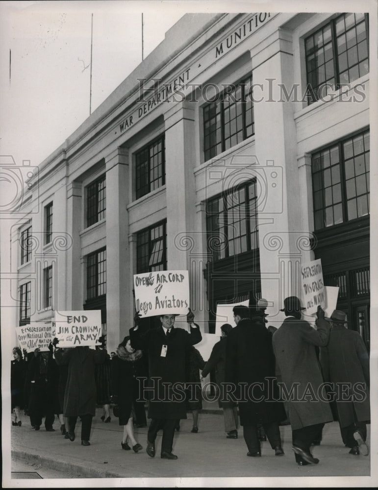 1941 Press Photo American Youth Congress Pickets War Department, Washington D.C.