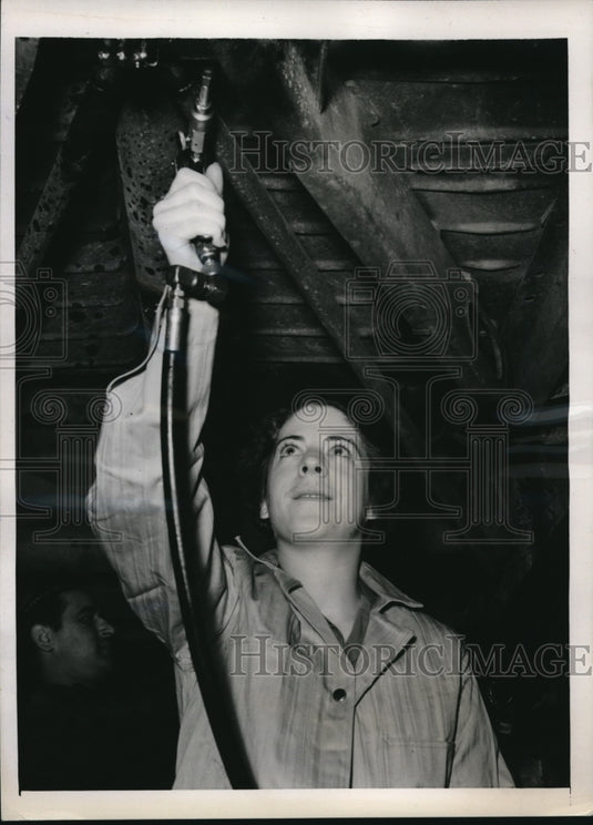 1940 Press Photo Elizabeth Adams R.I Socialite Will Go To France To Drive Ambula