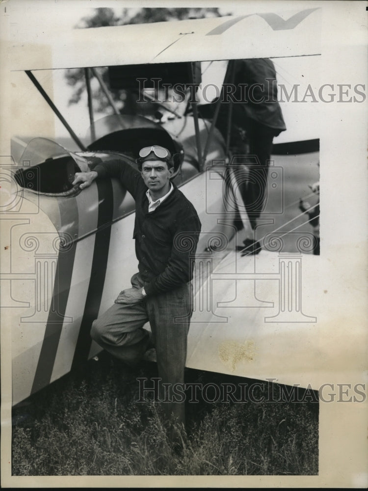 1934 Press Photo Charles Sax, Pilot, Returns From Searching For Missing Plane