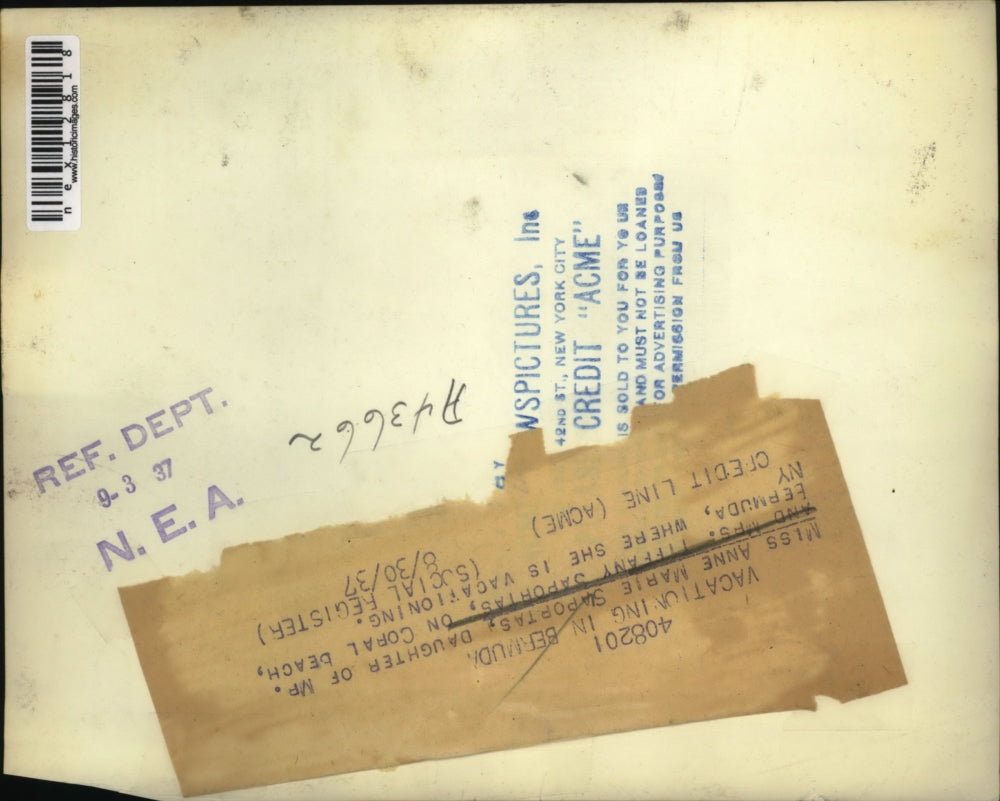 1937 Press Photo Socialite Anne Marie Saportas Vacationing, Coral Beach Bermuda