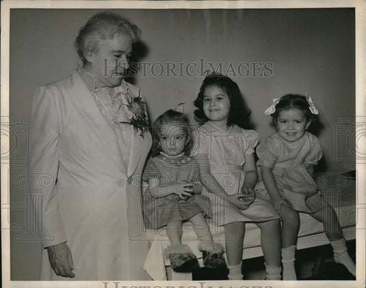 1944 Press Photo Infant Paralysis Victims Admitted to Elizabeth Kenny Institute
