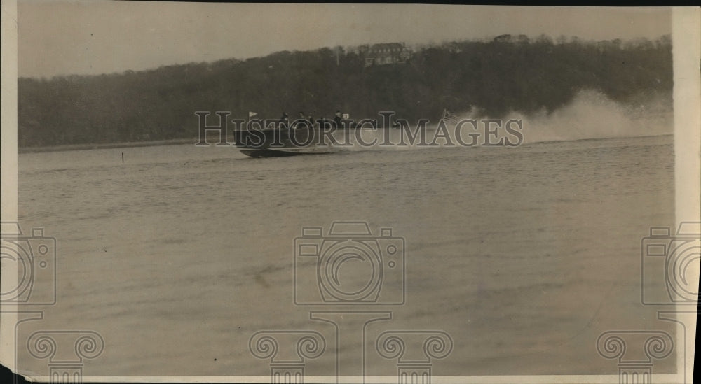 1927 Press Photo Speedboat "Fire Tail" Owned by William Leed on Water