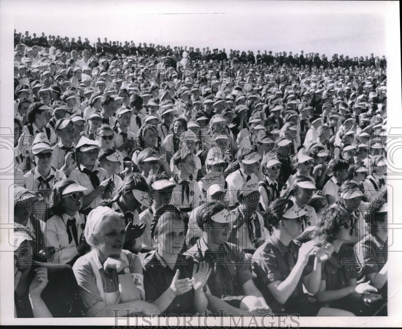 Load image into Gallery viewer, 1954 Press Photo East Berlin Germany young communists at youth rally
