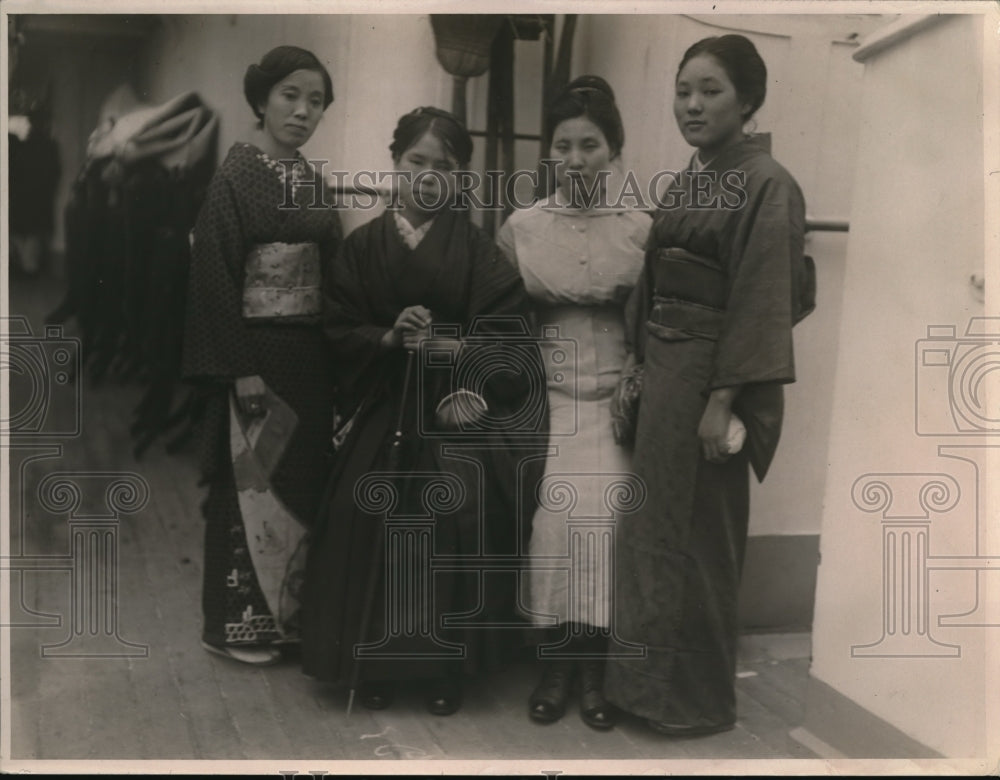 1923 Press Photo Four Japanese Women in Traditional Dress