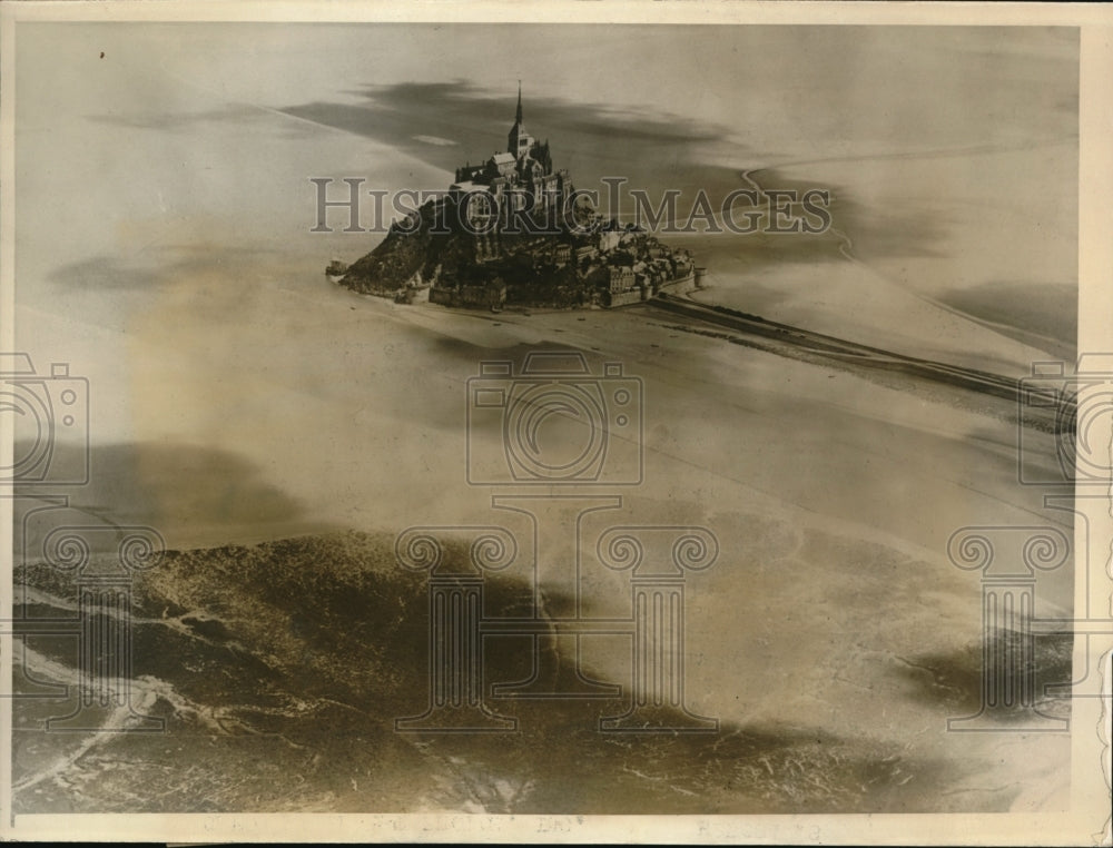 1926 Press Photo Mont St. Michel Bay, Benedictine Monastery off French Coast