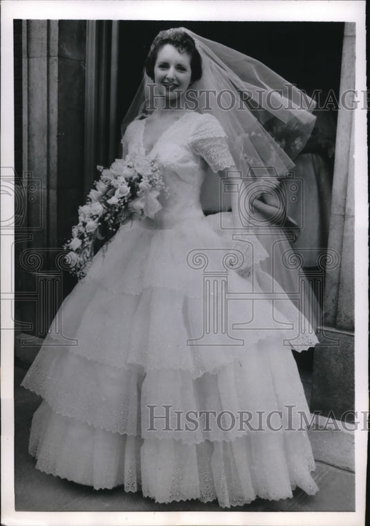 1955 Press Photo Lesley Wade of London's Famed Windmill Theatre