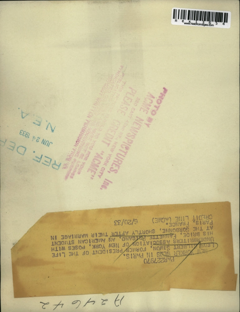 1933 Press Photo Leon Gilbert Simon poses with bride, Fannette Brigand