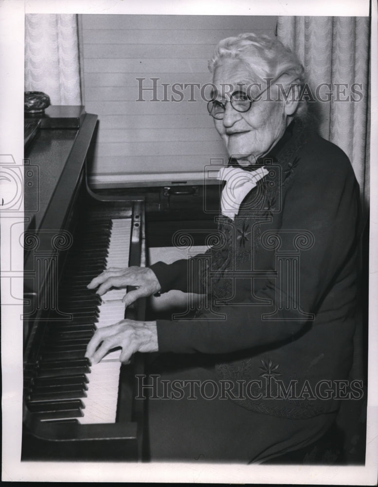 1950 Press Photo Esther Belle Gunn Williams to celebrate her 100th Birthday