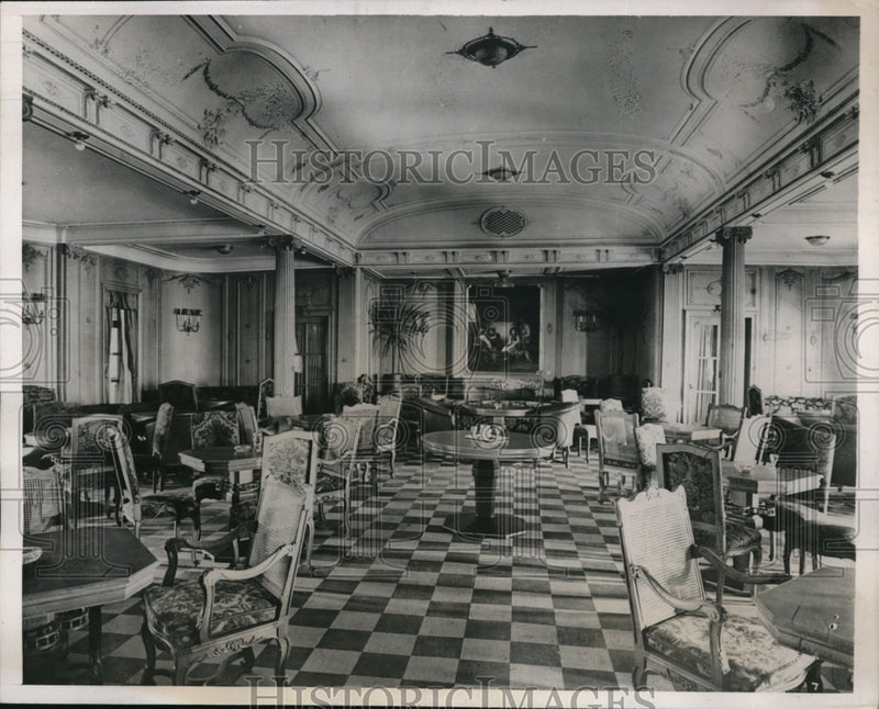 Load image into Gallery viewer, 1939 Press Photo Smoking Room of the liner Empress of Australia
