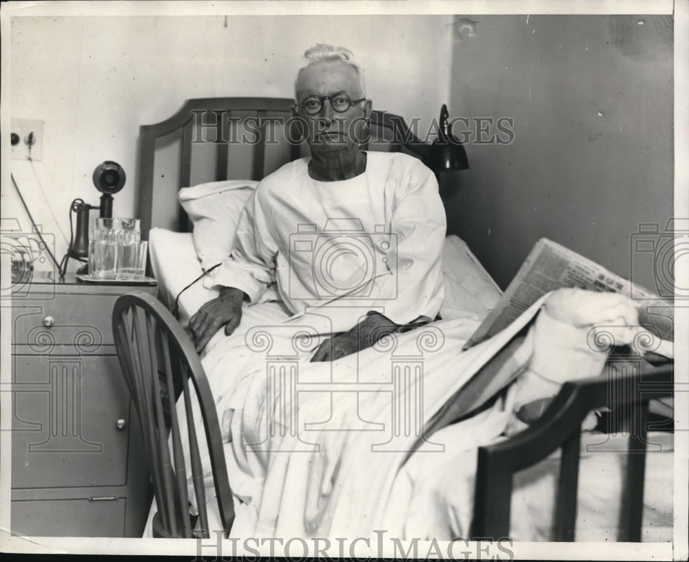 1930 Press Photo Sam S Williams in a hospital bed