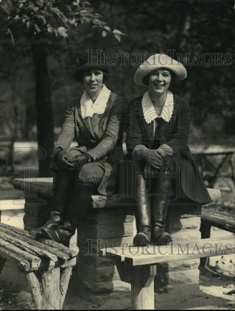 1922 Press Photo Mary Stitt & Emma Stitt daughters of Rear Adm Stitt