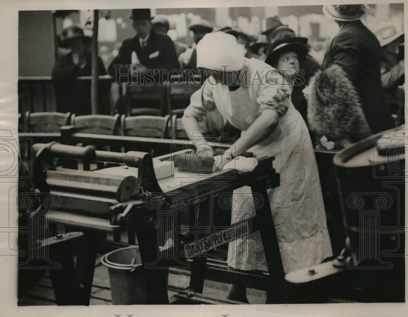 Load image into Gallery viewer, 1922 Press Photo Dairy/Butter Making Competition, Agricultural Fair Islington
