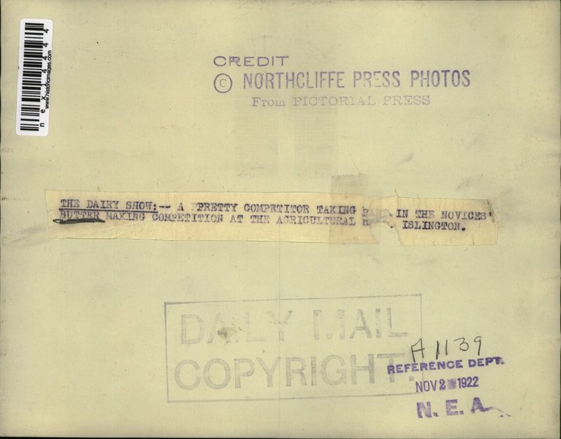 Load image into Gallery viewer, 1922 Press Photo Dairy/Butter Making Competition, Agricultural Fair Islington
