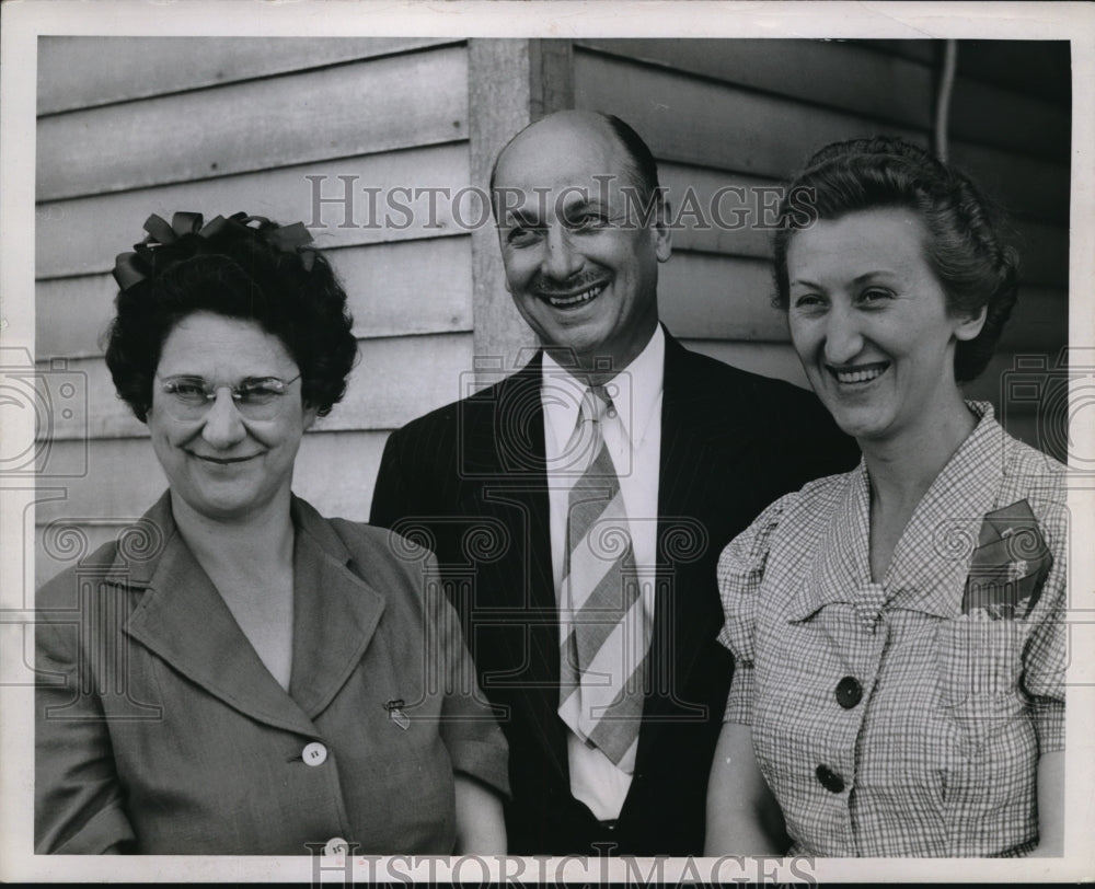 1944 Press Photo L-R Mrs.Kenneth Owen,Mayor Harry Jones & Mrs. Gavetta Serrott