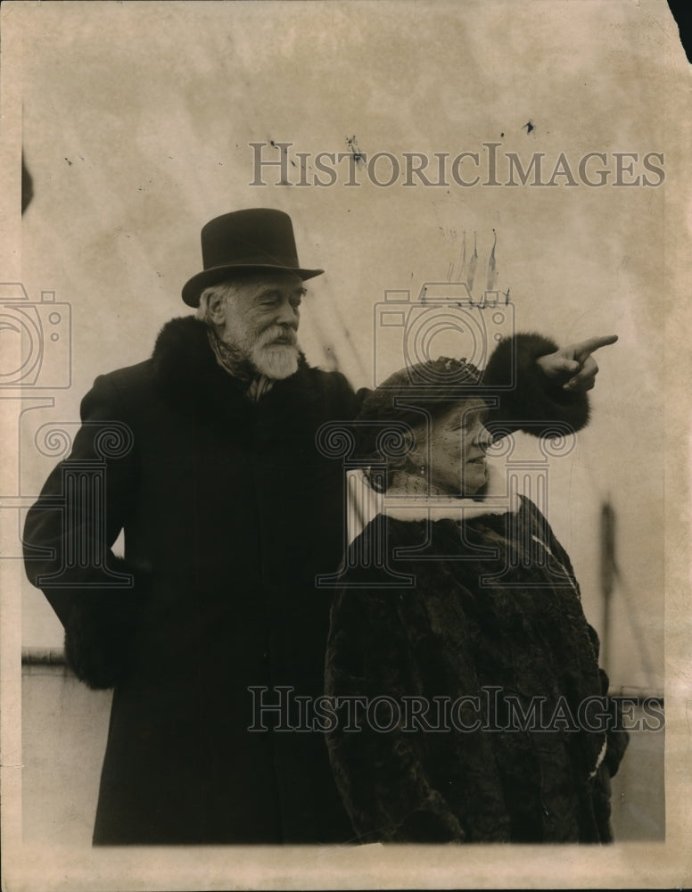 1920 Press Photo Sir Oliver and Lady Lodge Arrive on Lepland in New York