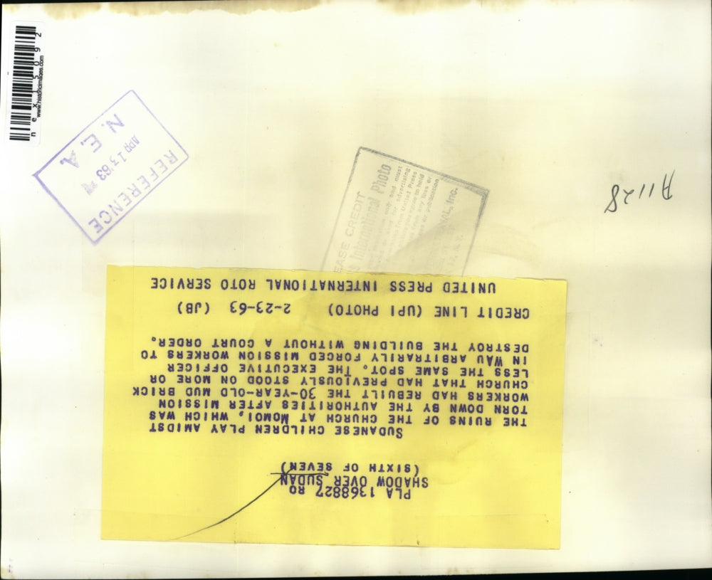 1963 Press Photo Sudanese Children Play in Ruins, Rubble of Church at Momoi