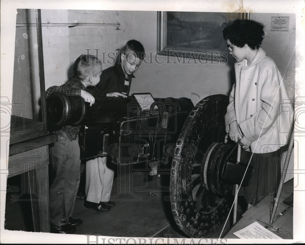 1953 Press Photo Billy Southworth, David Jaspar, and Marilyn Smerglia