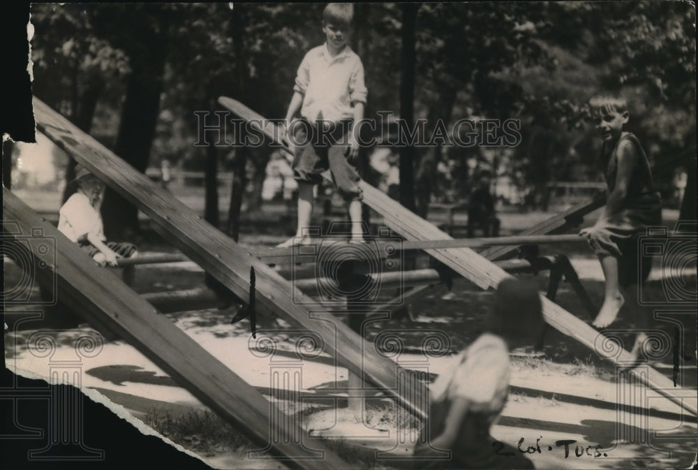 1920 Press Photo Kids Playing On Teeter-Totter Having Some Summer Fun
