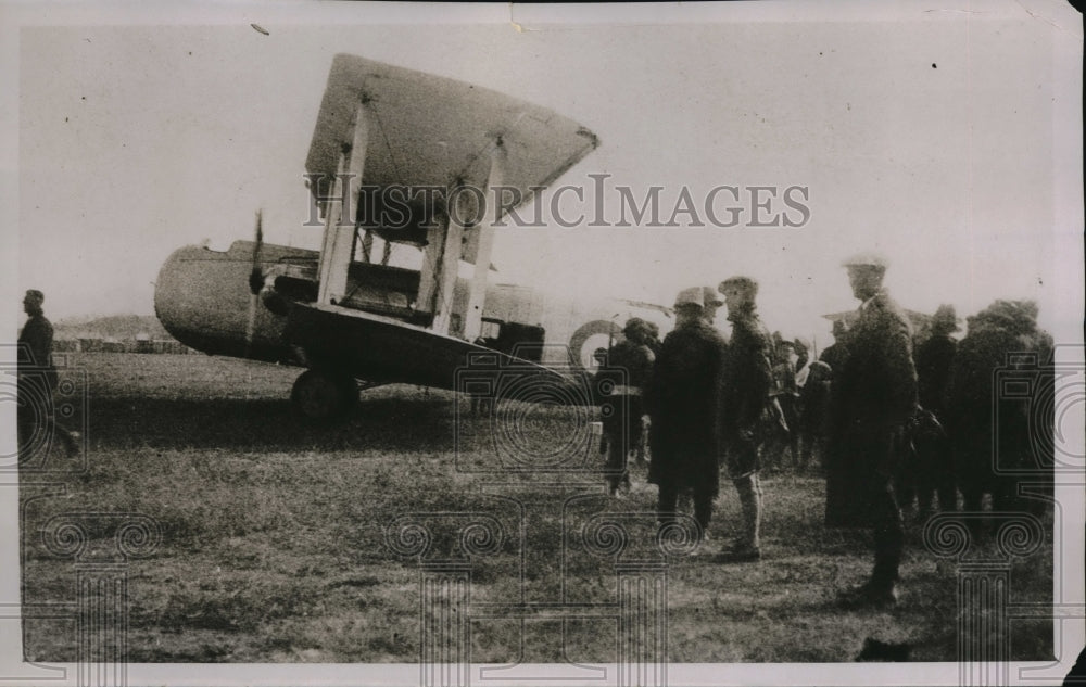 1929 Press Photo Vickers Victoria at Kabul loading women and children- Historic Images