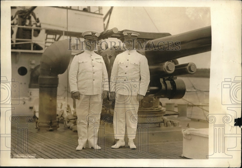 Load image into Gallery viewer, 1923 Press Photo Rear Adm. W.E. Reynolds, B.M. Chiswell of Ship Modoc
