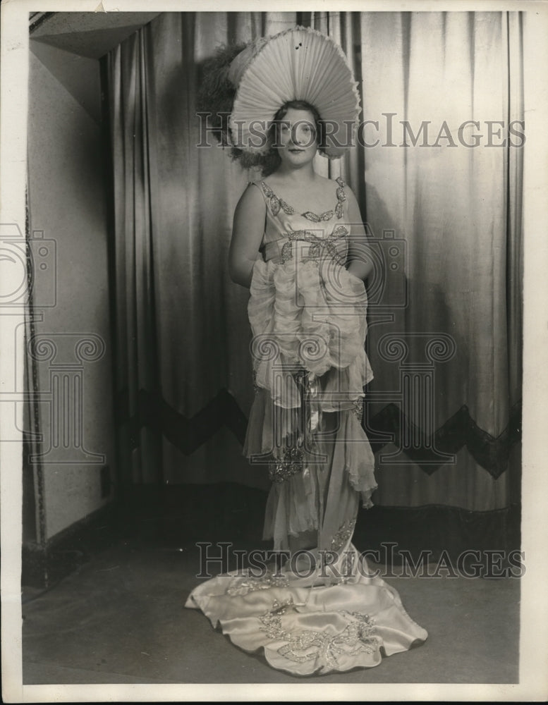 1929 Press Photo NYC Miss Suzanne Hurtz for Peace Ball at Hotel Plaza