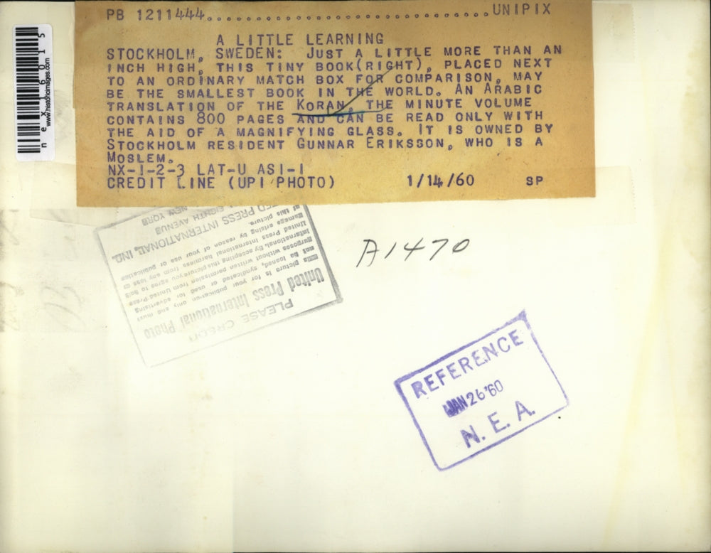 1960 Press Photo Stockholm, Sweden little book translation of the Koran